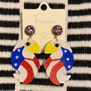 🌻 Treasure American Flag Eagle Acrylic Dangle Earrings NWT